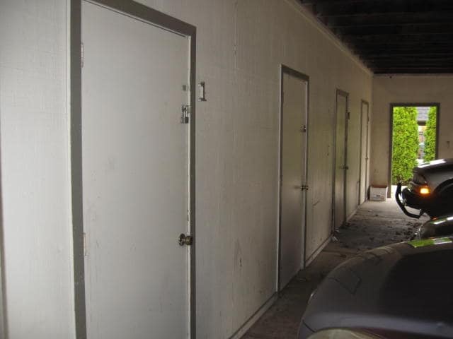 Building Photo - 917 Royal Ct