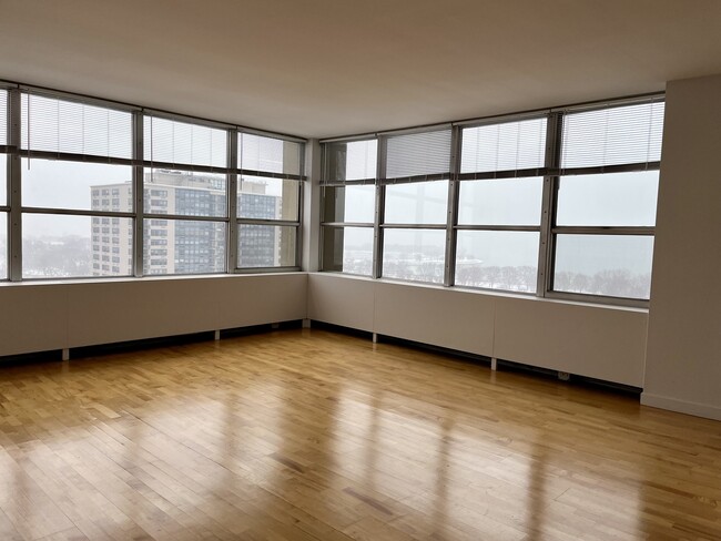 Building Photo - 655 W Irving Park Rd