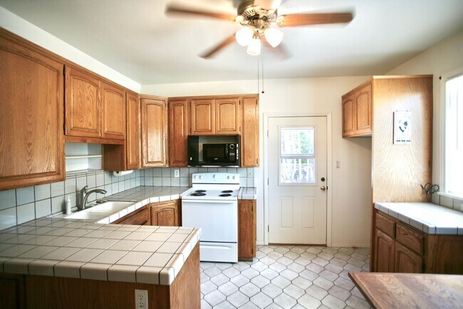 Foto del edificio - 3 Br that is a little bit country