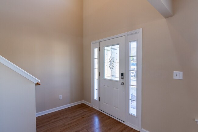 Foto del edificio - 700 Keyes Dr