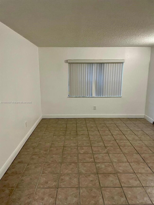 Foto del edificio - 8501 NW 8th St