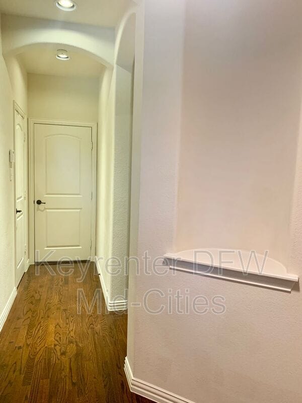 Building Photo - 6463 Las Colinas Blvd