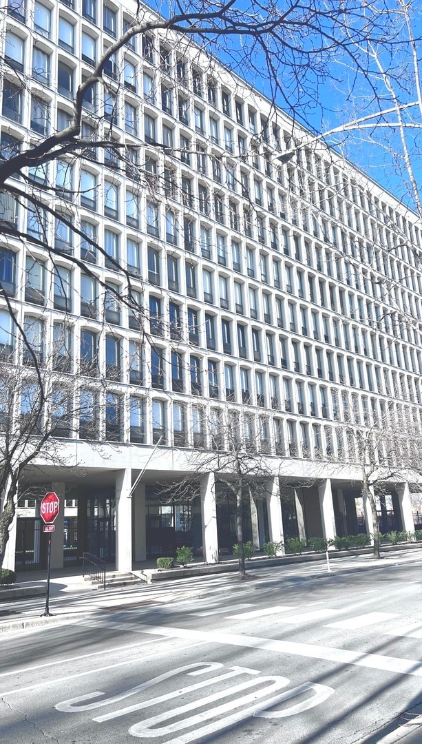 Building Photo - 1450 E 55th Pl