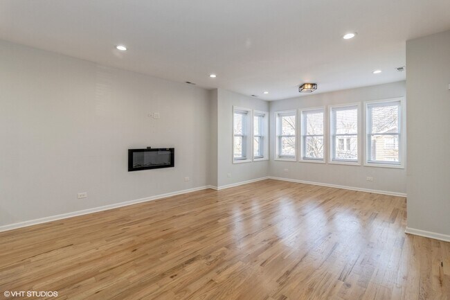 Building Photo - 1130 N Ridgeway Ave