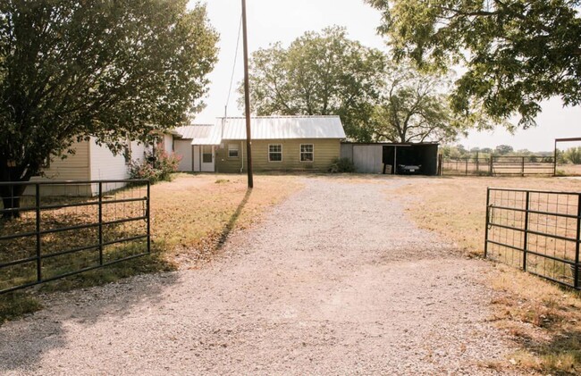 Building Photo - 326 Co Rd 454