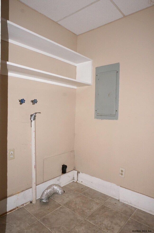 Building Photo - 118 RT 372