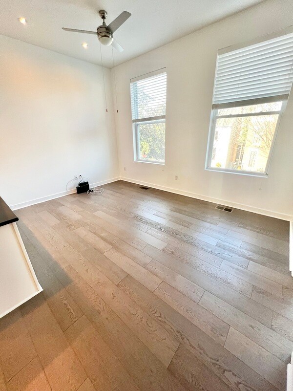 Foto del edificio - 323 N 24th St