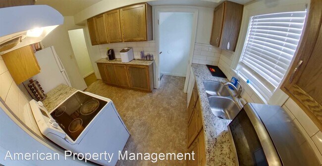 Foto del edificio - 6 br, 3 bath House - 1215 Ratone St.