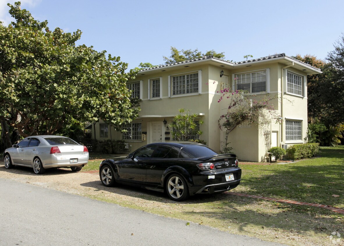 Foto del edificio - 12025 NE 8th Ave