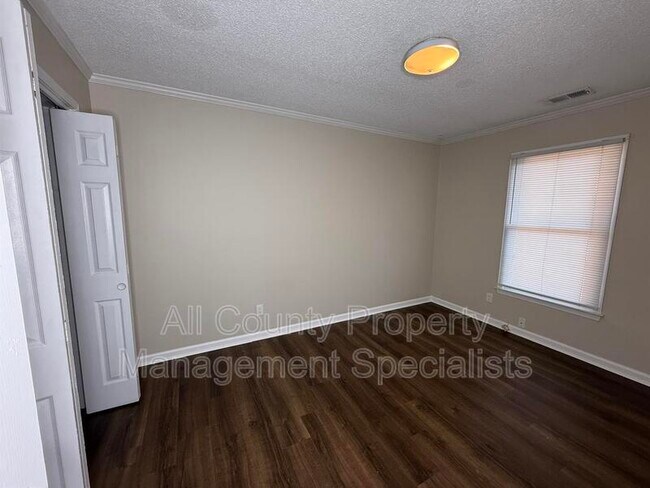 Foto del edificio - 1908 Greenoaks Rd