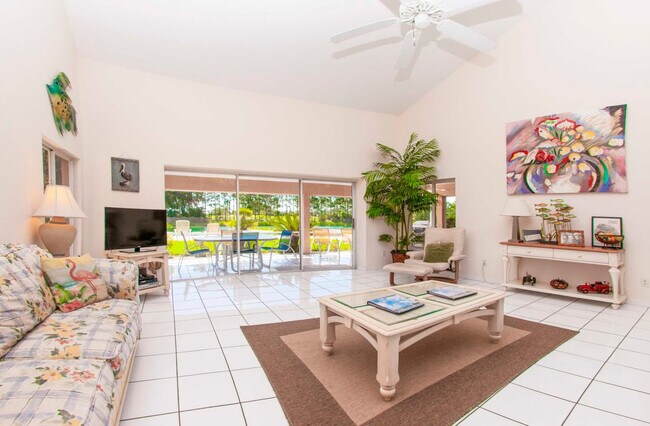 Foto del edificio - 12534 Lake Denise Blvd