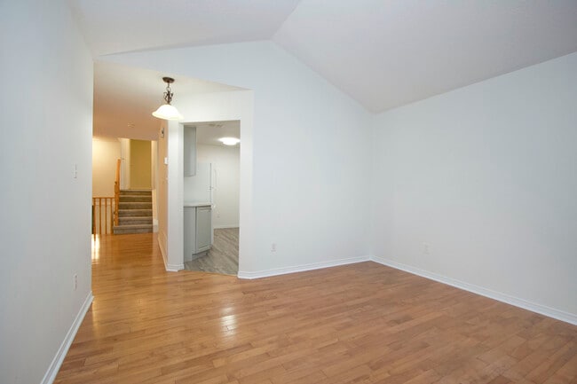 Building Photo - Immaculate 3 Bedroom Home for Rent in Bowm...