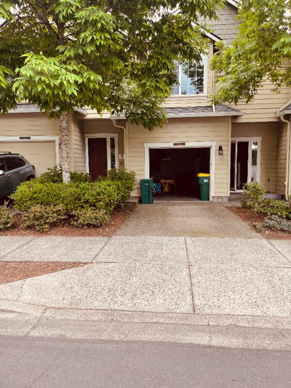 Foto principal - 16224 NW Fescue Ct