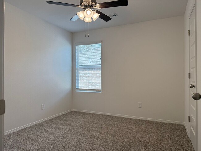 Building Photo - 245 Bighorn Trl