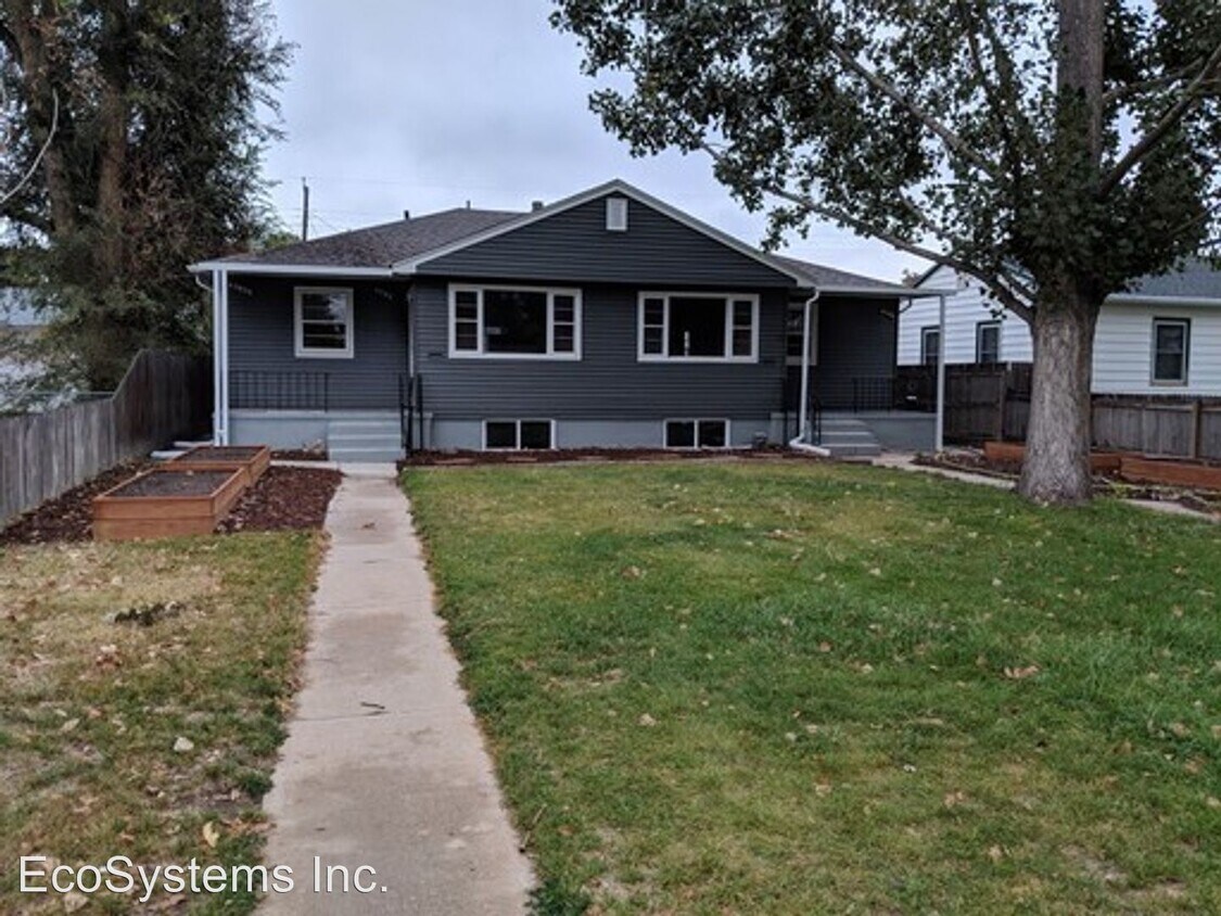 Primary Photo - 4382-4386 S Fox St