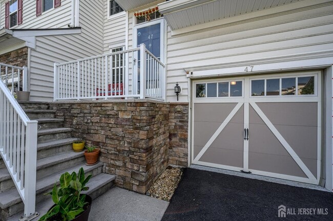 Building Photo - 47 Nelson Dr