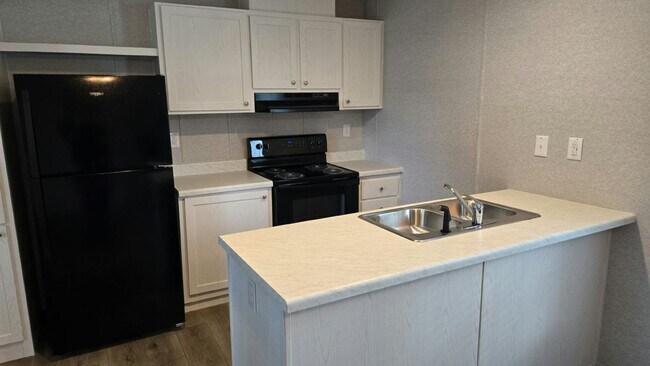 Building Photo - 4401 Hitzing Ave