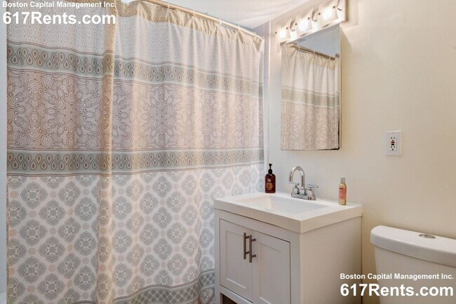 Foto del edificio - Nice garden level 3 bed in Brighton