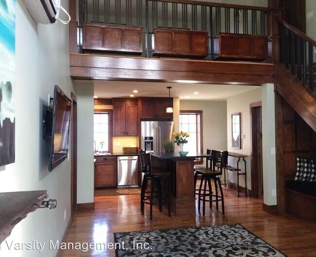 Foto del edificio - 215-217 Packard St