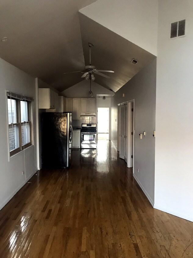 Primary Photo - 1238 N Cleaver St