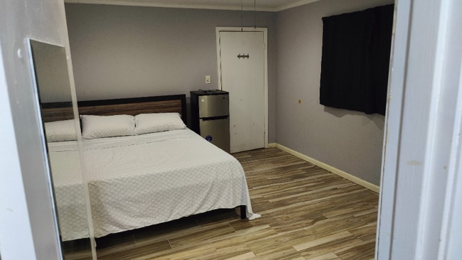 Building Photo - 0000 Beverly Hill St