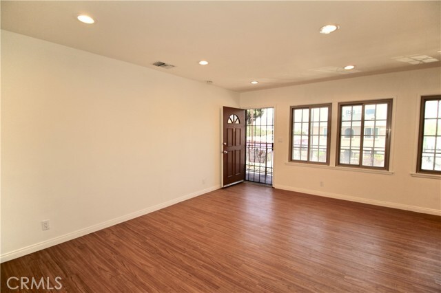 Building Photo - 6951 Simpson Ave