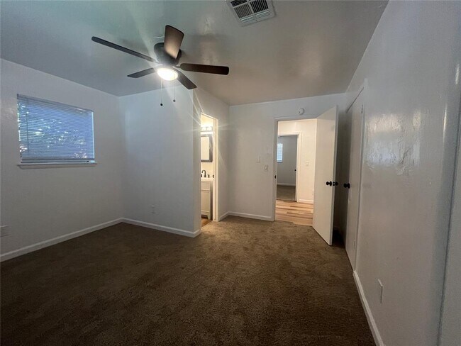 Foto del edificio - 1318 NE 15th St