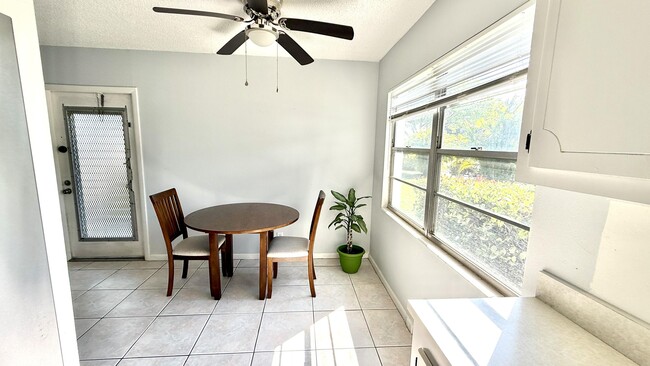 Foto del edificio - 281 Tilford N