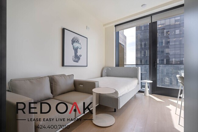 Foto del edificio - ~8 Weeks FREE~ Fully Furnished, Luxury Pri...