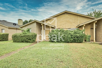 Building Photo - 2700 St George Pl