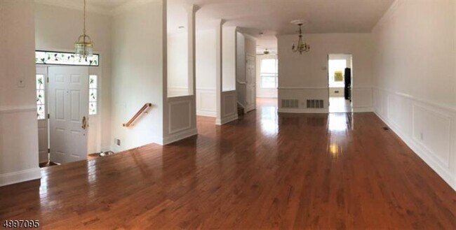 Building Photo - 4 Cummington Ln