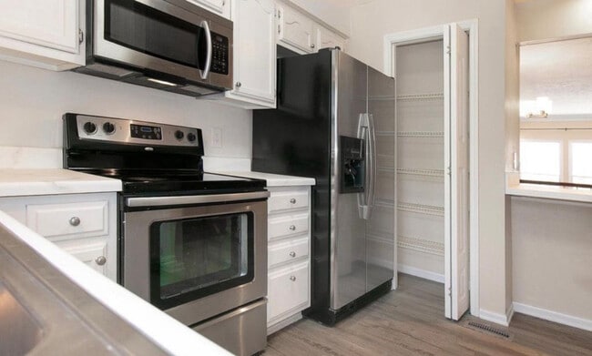 Foto del edificio - 14096 Winding Ridge Ln