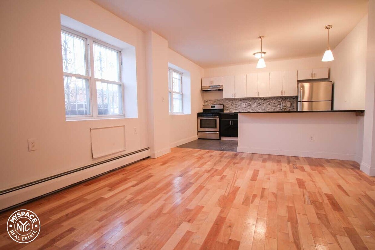 Primary Photo - 14 Buffalo Ave