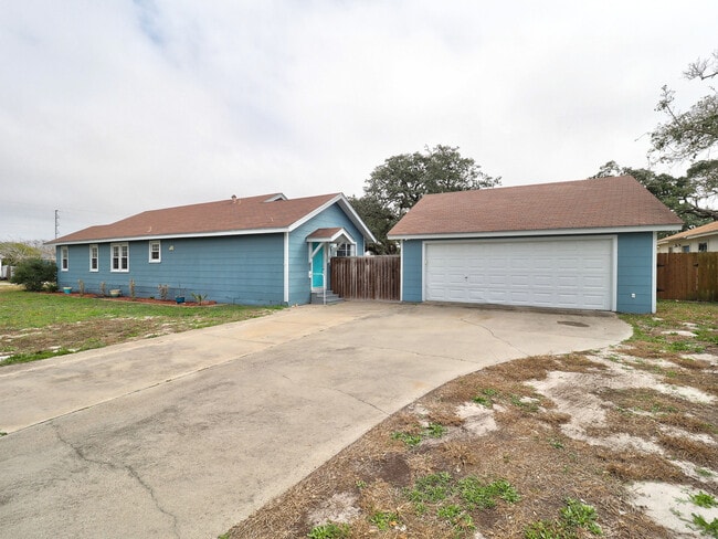 2 Car Garage - 341 W Greenwood Ave