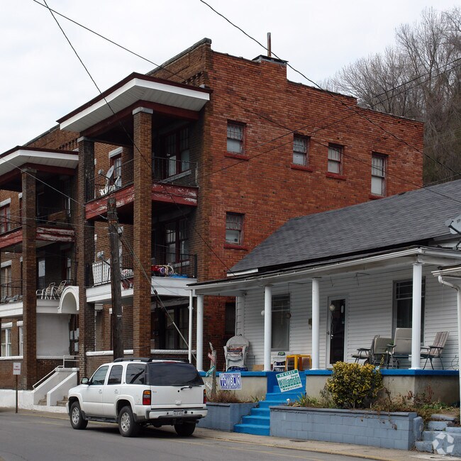 571 Stratton St, Logan, WV 25601 Apartments Logan, WV