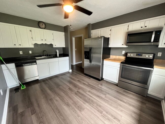 Foto del edificio - Cozy 3-Bedroom Ranch Near Morse Lake