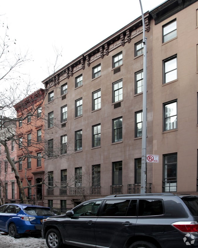 Building Photo - 411 W 21st St