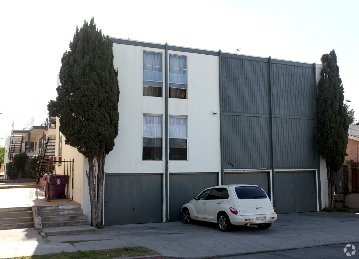 Primary Photo - 708 Maine Ave