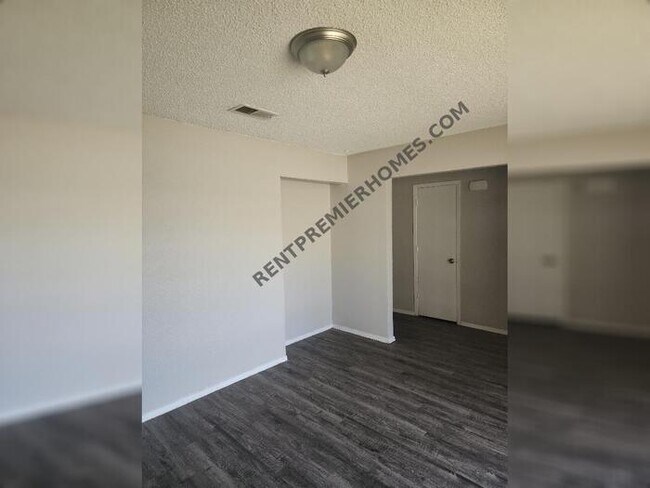 Foto del edificio - 3324 Heritage Ln