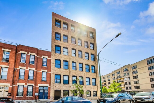 Foto del edificio - 525 N Halsted St