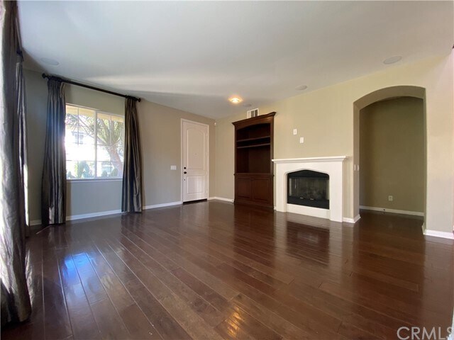 Building Photo - 71 Wonderland