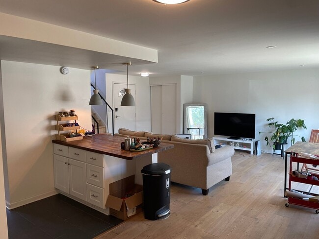 Photo - 1321 I St NE House