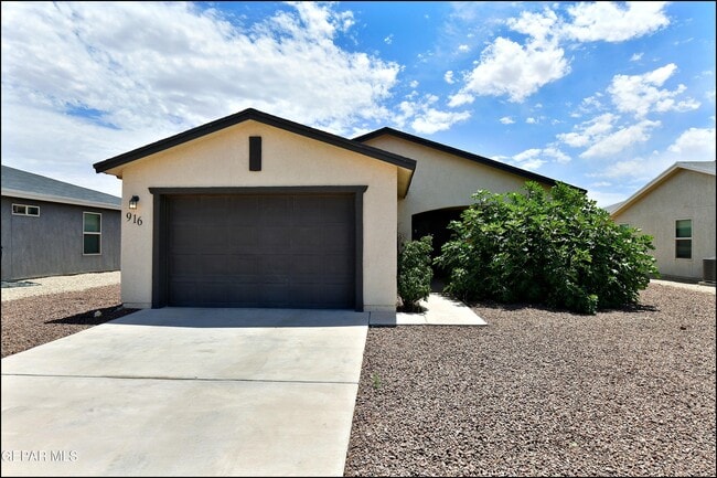 Building Photo - 916 Villa Seca Dr