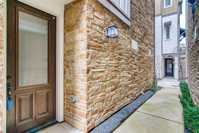 Foto del edificio - 734 Yale St