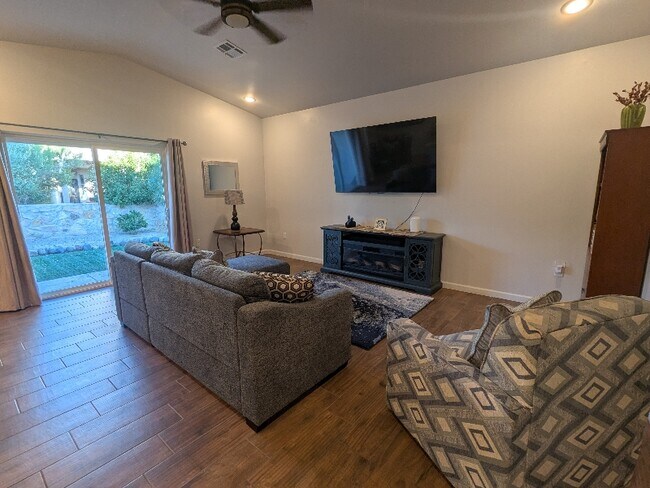 Foto del edificio - 4025 Spotted Dove Dr