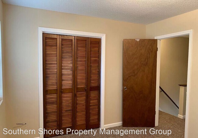 Building Photo - 2 br, 1.5 bath House - 106 Muir Ct. Apt B