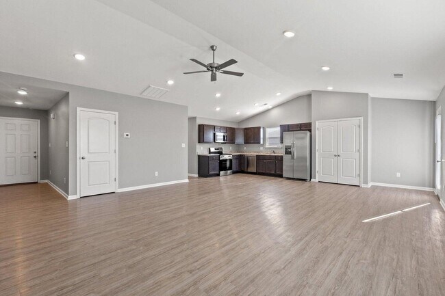 Foto del edificio - 215 Jared Parker Wy