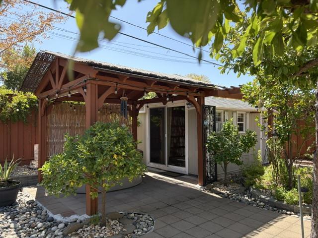 Building Photo - 1562 Tobias Dr