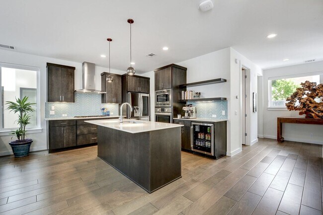 Foto del edificio - South Austin 3x3.5 Townhome @Bluebonnet Lane