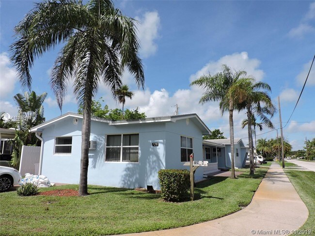 Foto del edificio - 729 NE 4th Ct